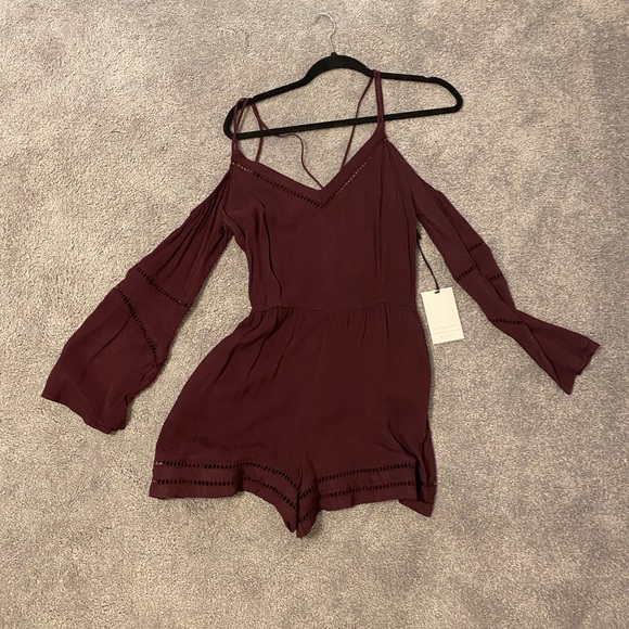 Burgundy romper - Picture 1 of 1